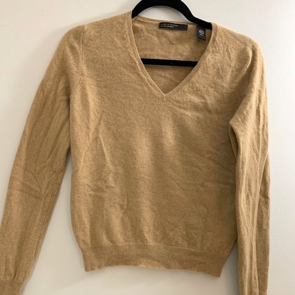 Lord & Taylor 2 ply 100% Cashmere Sweater women's V-Neck Women M Tan classy - Picture 1 of 6